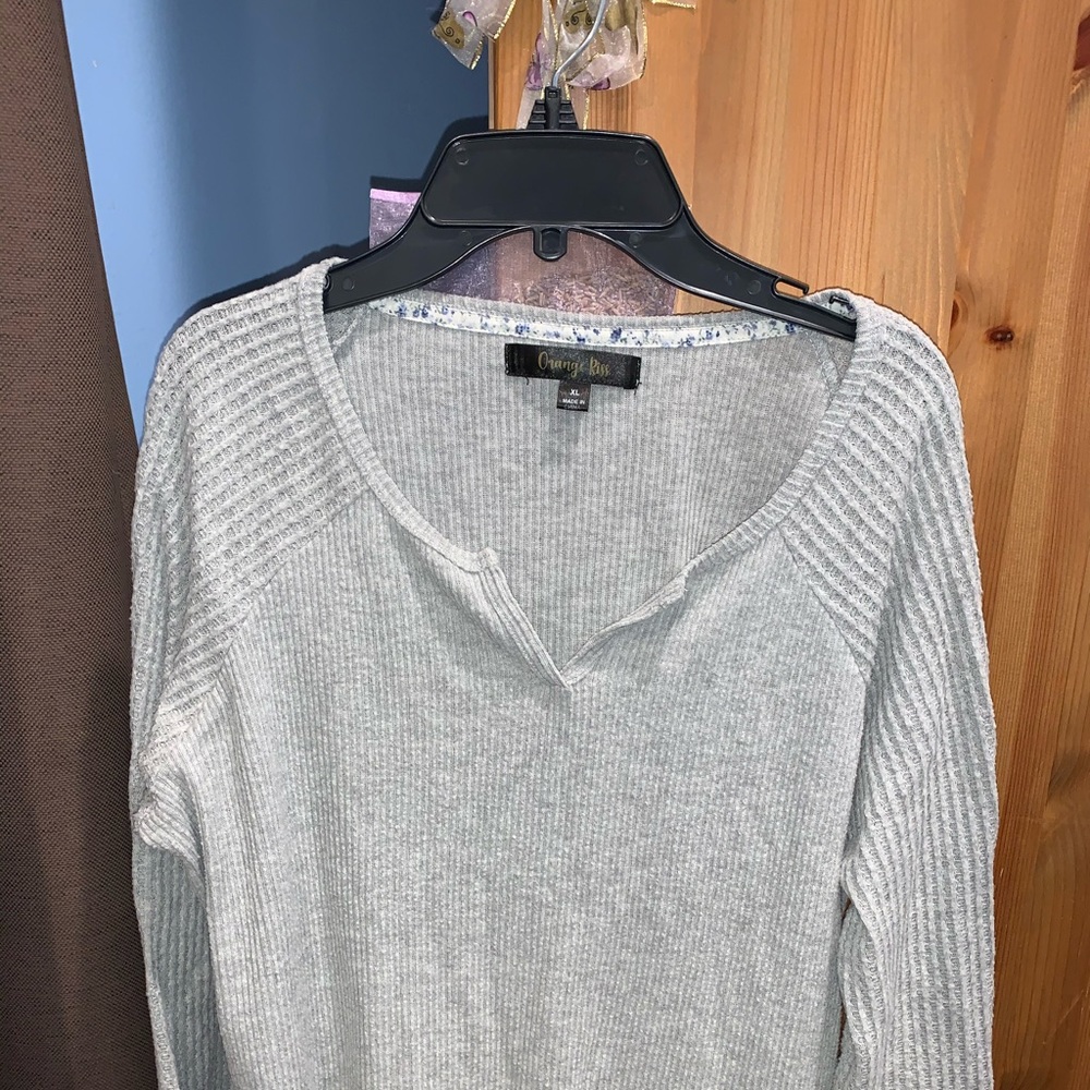 grey cropped long sleeve